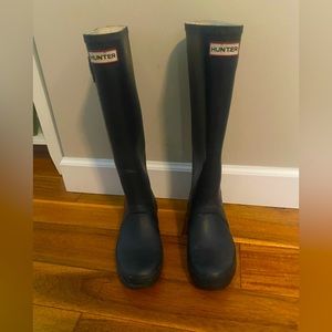 Womens Hunter rain boots size 8